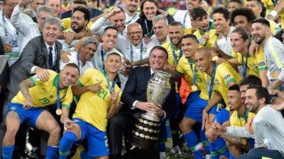 Bolsonaro sancionó la ley que autoriza las sociedades anónimas en el fútbol
