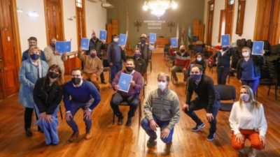 Más de 30 empleados municipales de Gualeguaychú recibieron su título secundario