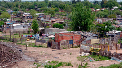 El 97% de las familias que viven en barrios populares de Rosario no tiene cloacas