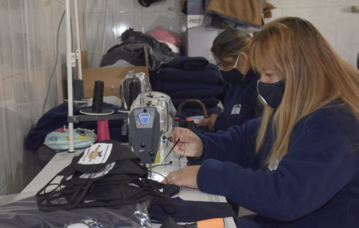 Paraná: La Municipalidad acompaña el desarrollo de las cooperativas textiles