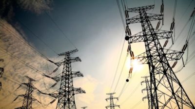 Economía declaró «lesivo» al acuerdo del macrismo con las distribuidoras eléctricas