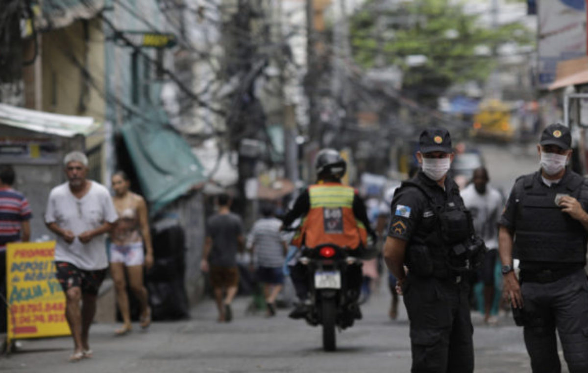 Los gobernadores opositores de Brasil expresaron su temor por posibles motines policiales