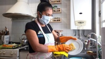 Estiman que solo una de cuatro empleadas domésticas trabaja en blanco en Santa Fe