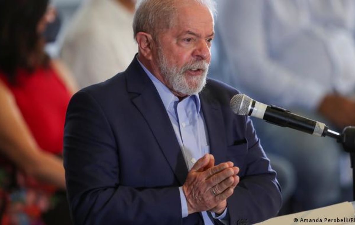 Lula: «En lugar de sumar, Bolsonaro estimula la división, el odio y la violencia»