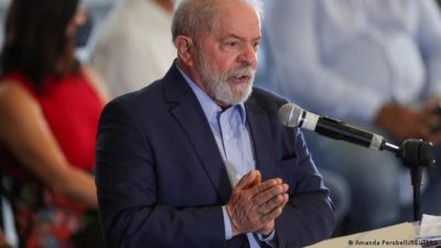 Lula: «En lugar de sumar, Bolsonaro estimula la división, el odio y la violencia»