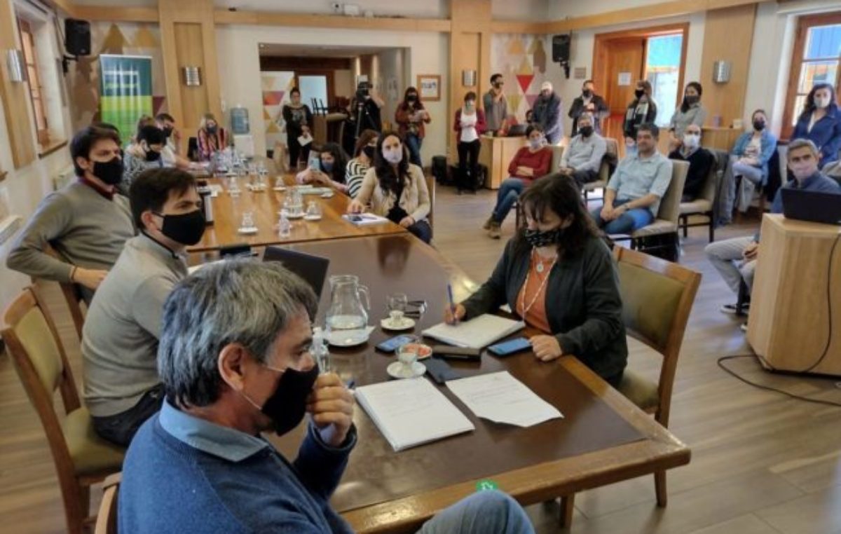 Bariloche: Ejecutivo y gremio presentaron proyecto del escalafón municipal en el Concejo