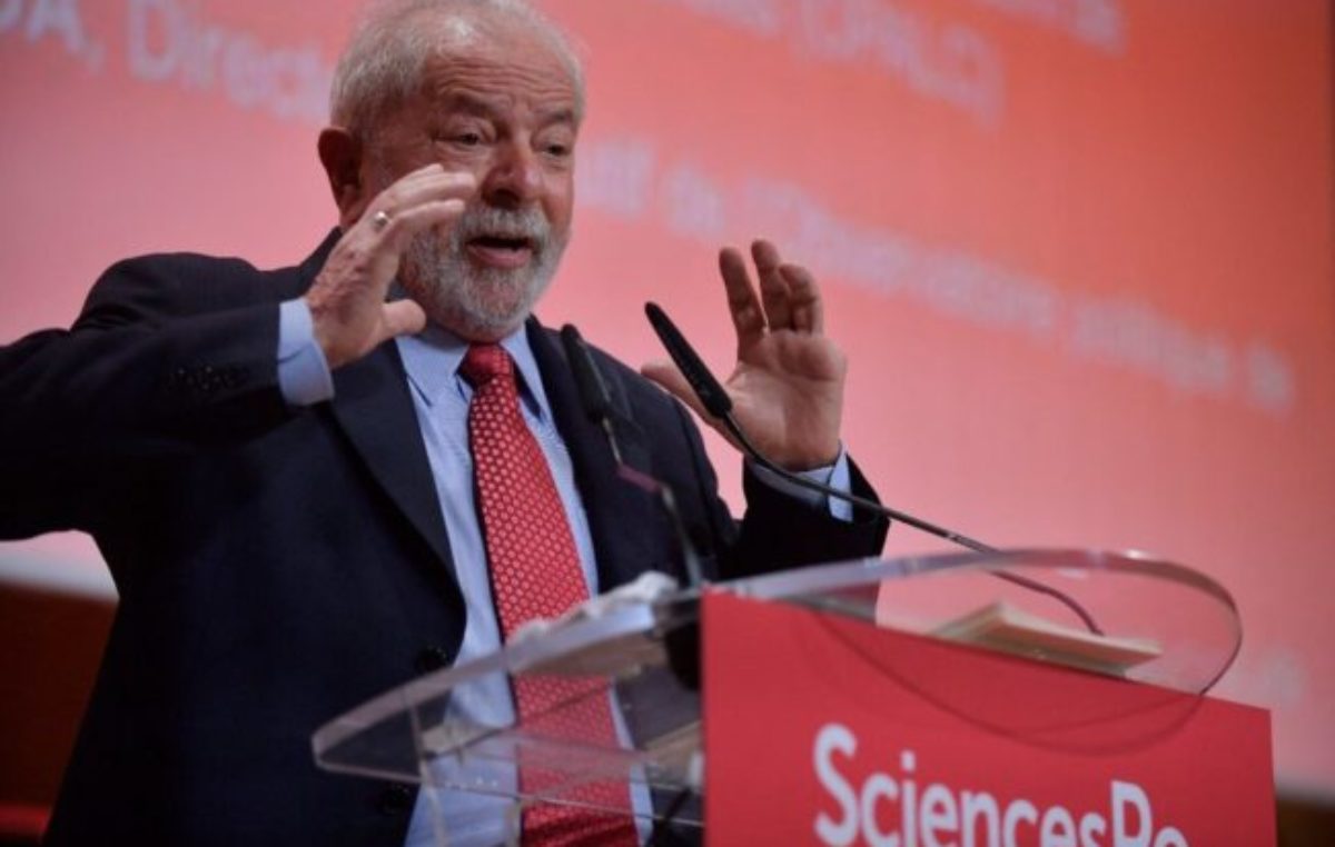 Lula da Silva dio una conferencia magistral en una universidad de París