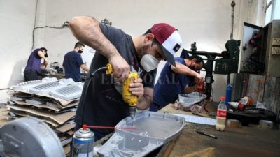 Argentina busca facilitar la incorporación de trabajadores al empleo formal