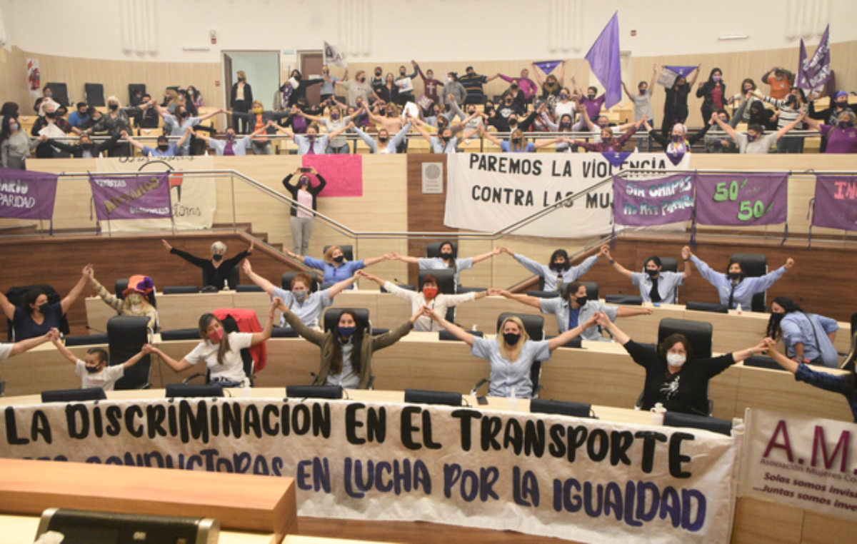 Rosario: Impulsan que las mujeres conduzcan desde ambulancias hasta camiones recolectores de residuos