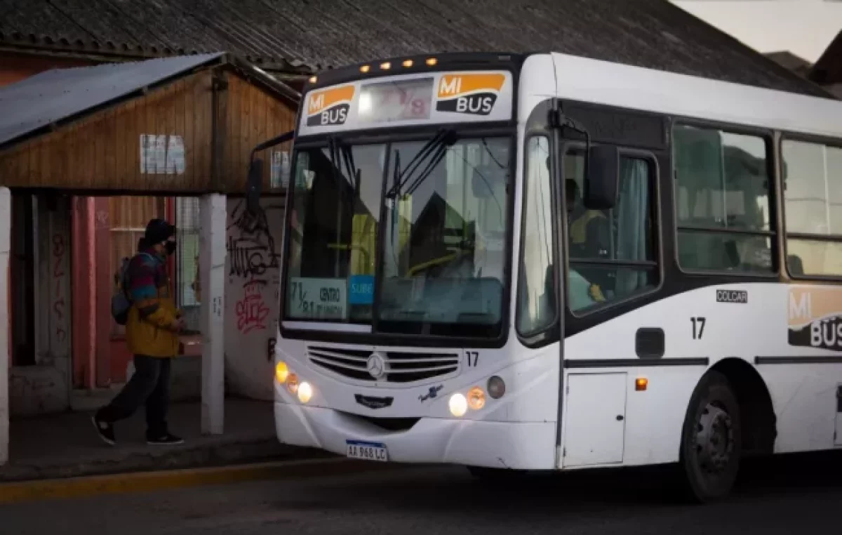 El Municipio de Bariloche le otorga otros 99 116 litros de combustible a Mi Bus