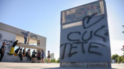 La ciudad de Neuquén pierde unos $500 mil al mes por el vandalismo en espacios públicos