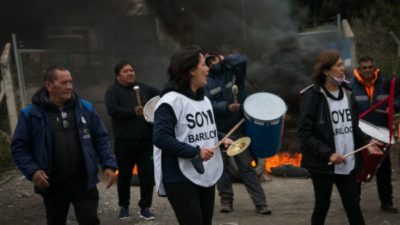 Trabajadores municipales de Bariloche cortaron el ingreso al Vertedero