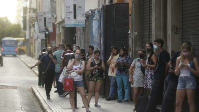 Rosario: La espera en paradas de colectivos supera muchas veces los 30 minutos
