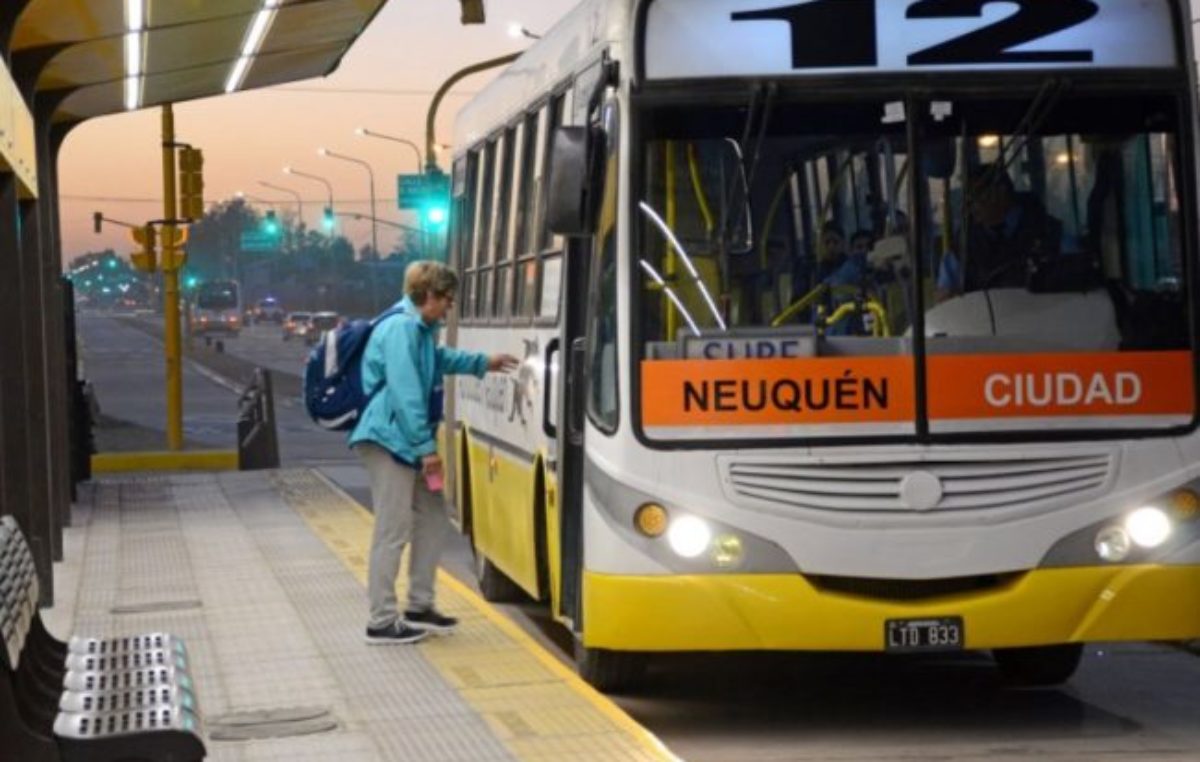 El Gobierno sube 40% compensaciones al transporte público del interior