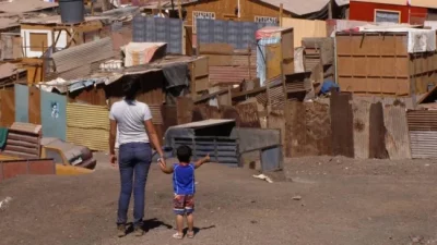 La pobreza bajó a 37,3% a fines de 2021: afectó a 17,4 millones de argentinos
