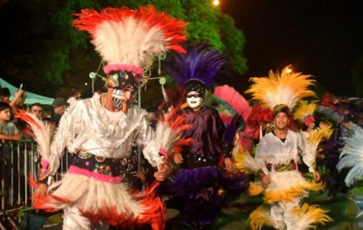 Carnaval a pleno en las calles de la ciudad de Córdoba
