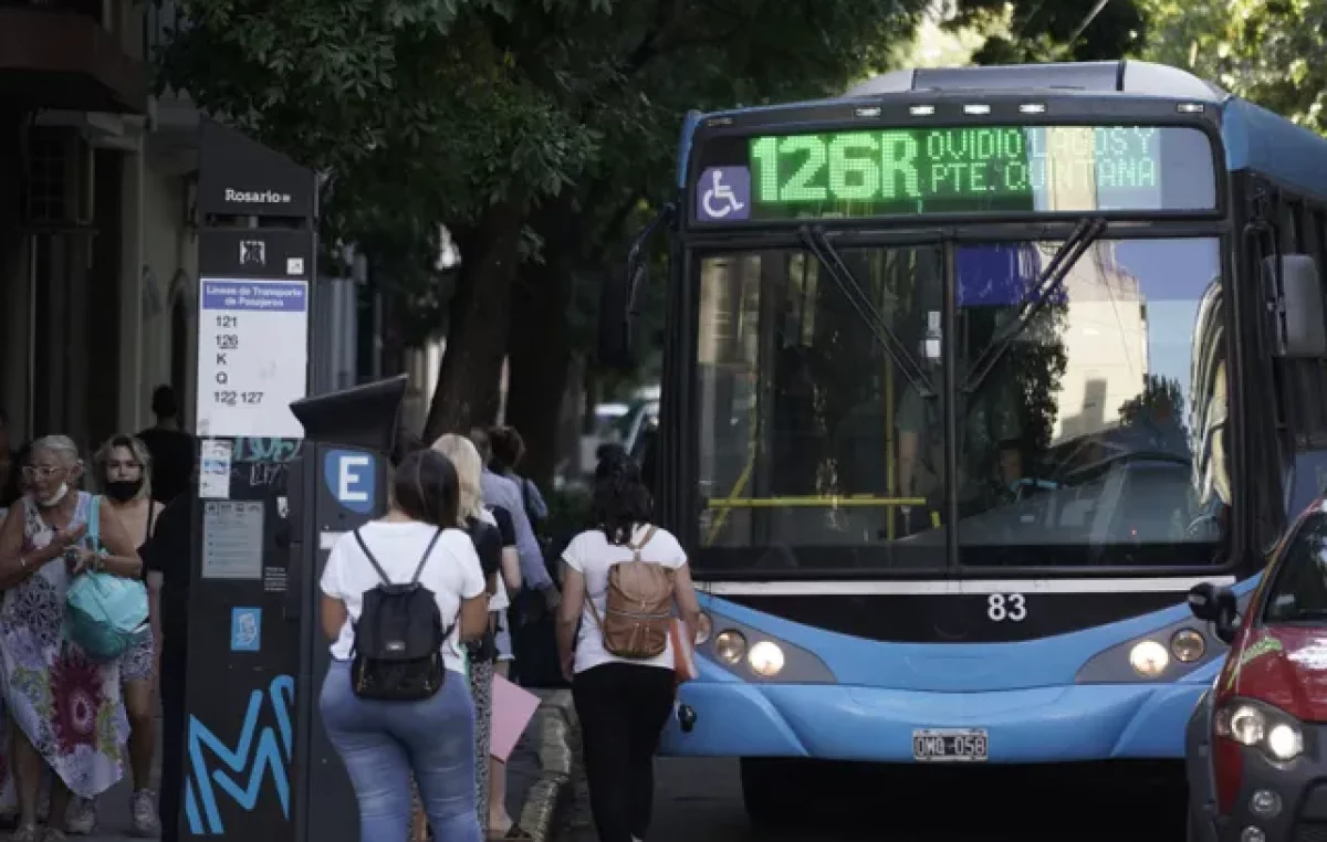 En 30 años, la cantidad de pasajeros del transporte urbano rosarino cayó un 57%