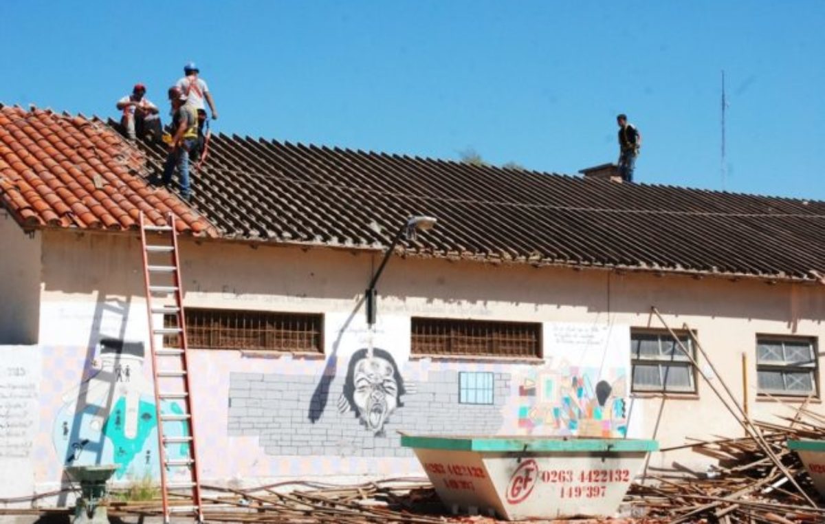 El Gobierno de Mendoza compensará con un plan de obras lo que gasten las comunas en Infraestructura escolar
