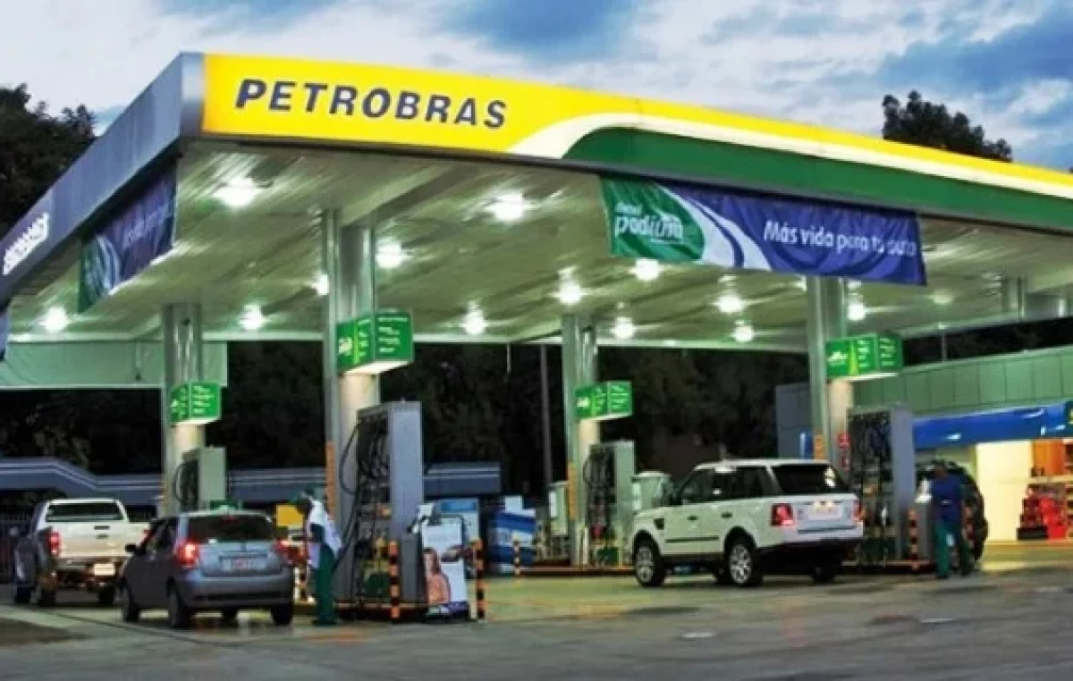 Rousseff dijo que Bolsonaro desgasta la imagen de Petrobras para intentar privatizarla
