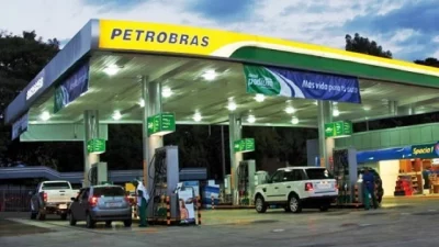 Rousseff dijo que Bolsonaro desgasta la imagen de Petrobras para intentar privatizarla