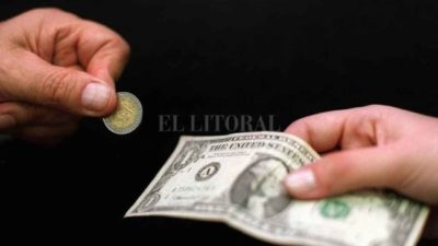 La provincia de Santa Fe le cobra a 4 ciudades una deuda en dólares de los ’90
