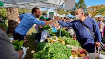 Iniciativa del Municipio de Hurlingham para llevar alimentos a precios accesibles a los vecinos