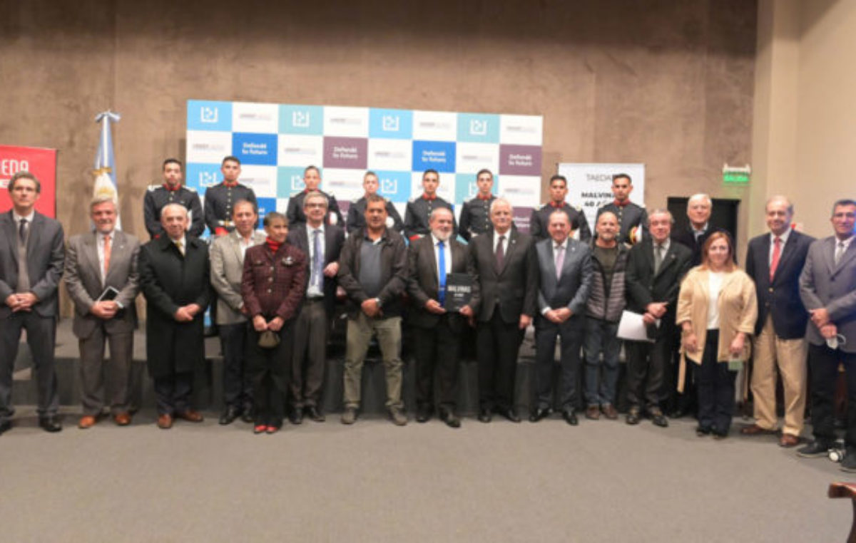 Presentaron «Malvinas: 40 años. Testimonios sobre la guerra del Atlántico Sur»