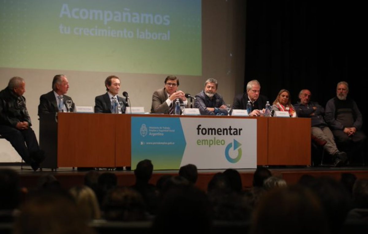 Lanzaron Fomentar Empleo, el programa que apunta a reforzar la inserción laboral