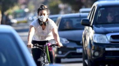 Santa Fe en dos ruedas: piden crear un sistema público de bicis para desalentar el uso del auto