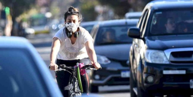 Santa Fe en dos ruedas: piden crear un sistema público de bicis para desalentar el uso del auto