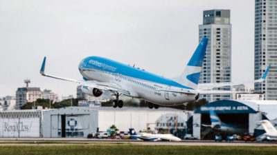 Los números de Aerolíneas Argentinas:  redujo un 34 por ciento sus pérdidas y aportó 35 mil millones de pesos a las arcas públicas