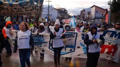 Marcha y reclamo de los trabajadores municipales de Bariloche