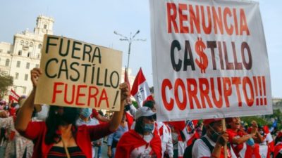 Perú: Castillo, sin partido y en riesgo de una acusación constitucional, se resiste a caer