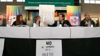 Fuerte rechazo al aumento del boleto en Bariloche, con reclamos por el servicio