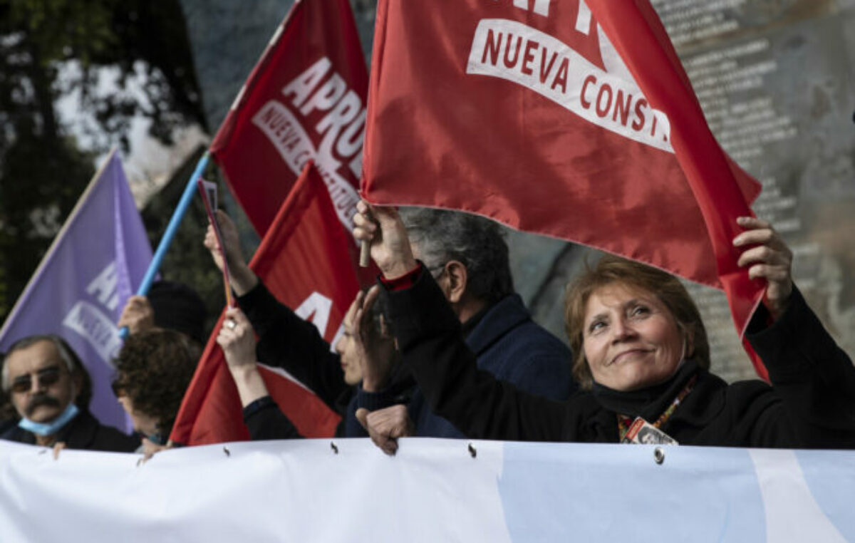 Chile: Clima polarizado en el intento de decir adiós a la Constitución de Pinochet