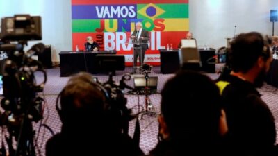 Lula denuncia el hambre y Bolsonaro destaca la ayuda a los pobres en campañas de televisión