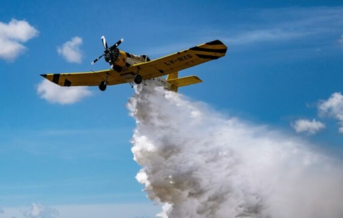Sumaron aviones hidrantes y helicópteros para enfrentar los incendios del Delta del Paraná