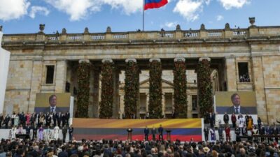 Asumió Petro, el primer presidente de izquierda de la historia de Colombia