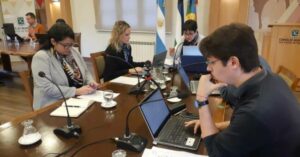 Las contrataciones políticas encendieron el debate por el número de concejales en Bariloche