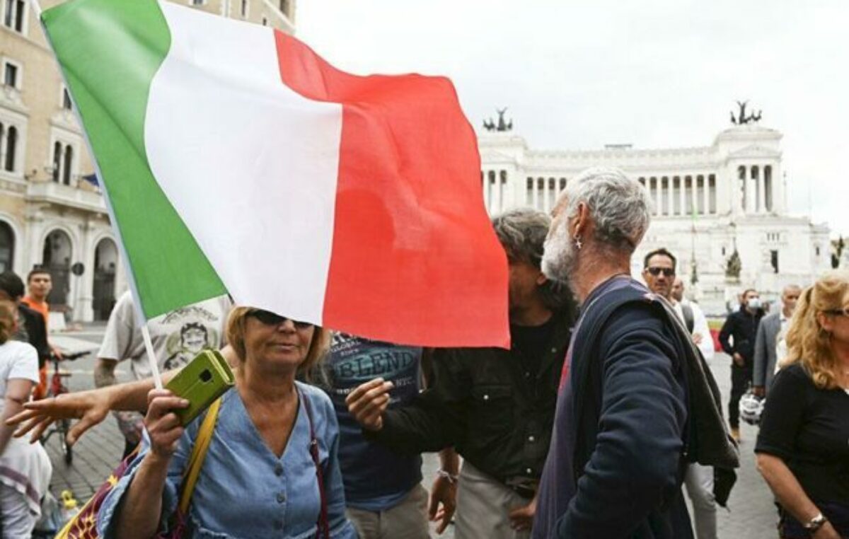Dos grandes coaliciones buscan polarizar la campaña en Italia