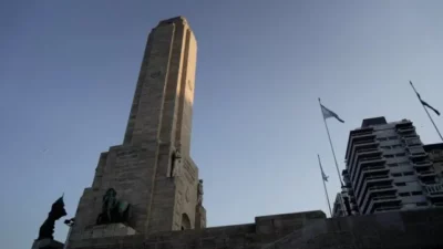Tras siete años de anuncios, ahora todo indica que refaccionarán el Monumento