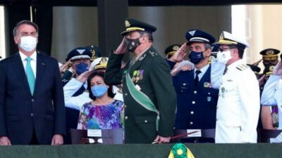 Bolsonaro marcha con militares y moviliza a la ultraderecha para el Bicentenario