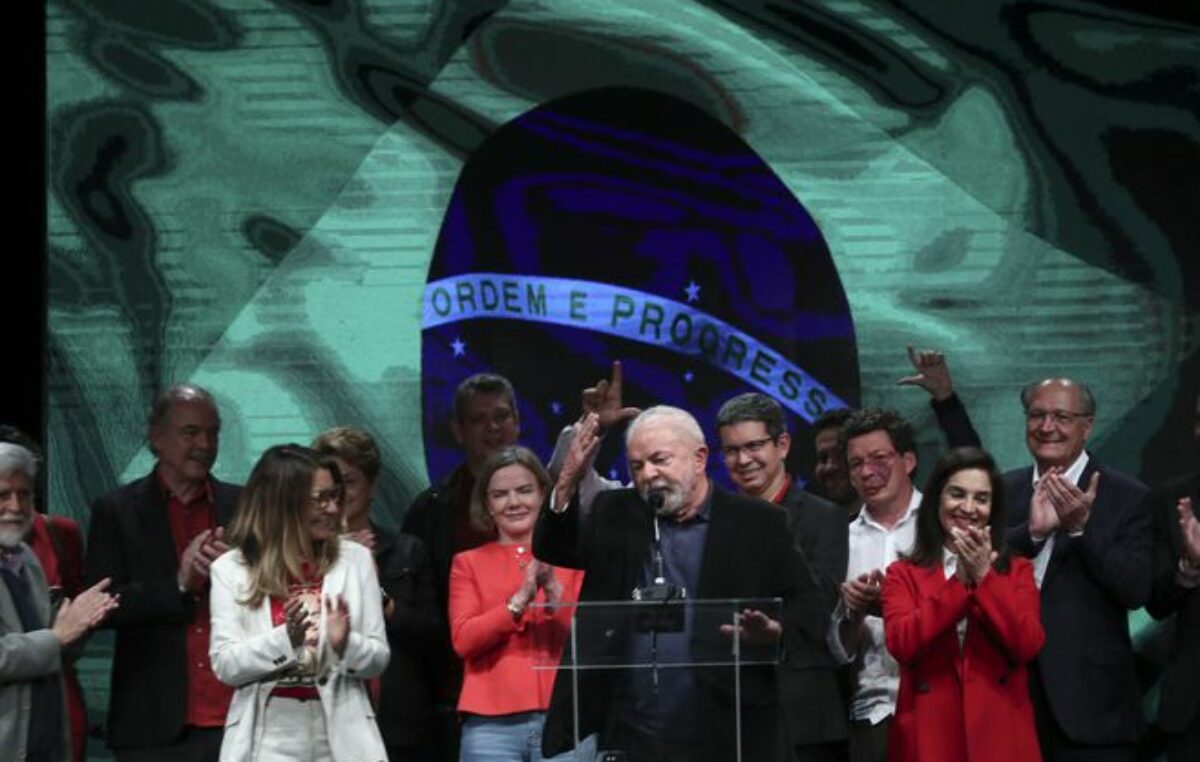 Elecciones en Brasil: ganó Lula pero resistió Bolsonaro y habrá segunda vuelta