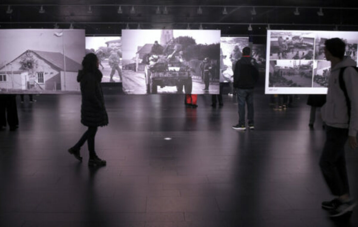 Quedó inaugurada en Córdoba la muestra de Télam «Las fotos recuperadas de Malvinas»