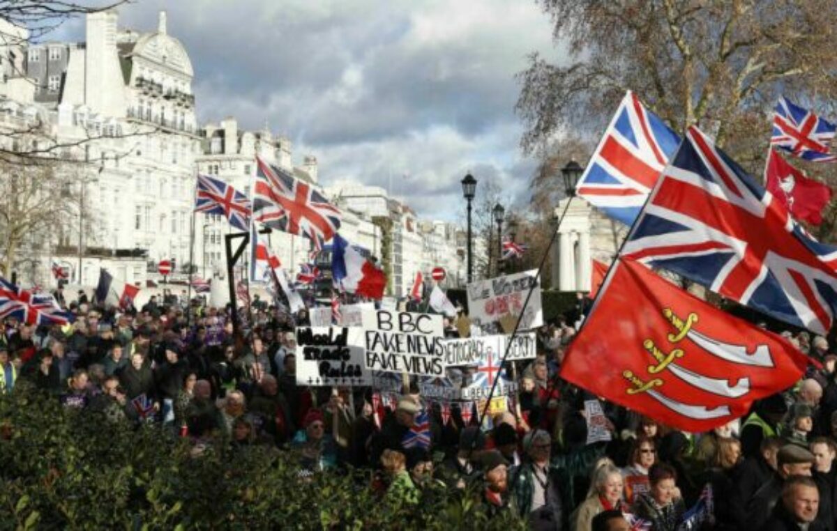 El Gobierno británico dio marcha atrás con la rebaja del impuesto a las ganancias