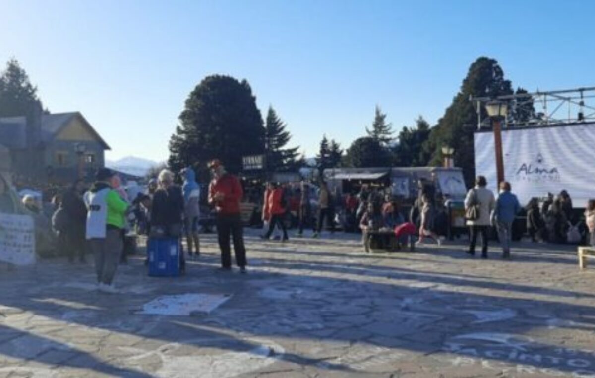 Bariloche: El SOYEM volvió a manifestarse en el Centro Cívico reclamando al municipio la reincorporación de 21 trabajadores