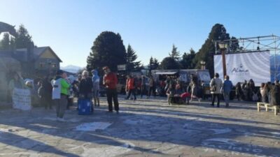 Bariloche: El SOYEM volvió a manifestarse en el Centro Cívico reclamando al municipio la reincorporación de 21 trabajadores