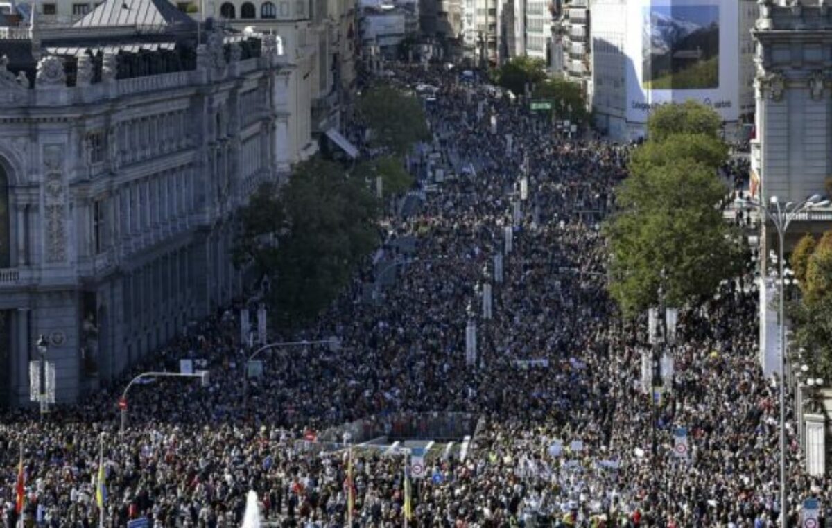 Histórica manifestación en Madrid contra los recortes en salud del Partido Popular