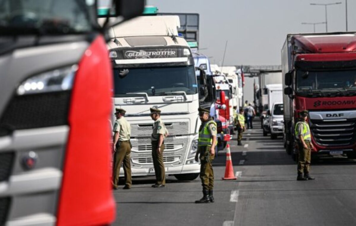 El paro de camioneros en Chile afecta el abastecimiento