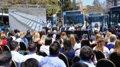 La Municipalidad de Córdoba presentó 50 nuevos colectivos de la empresa TAMSE